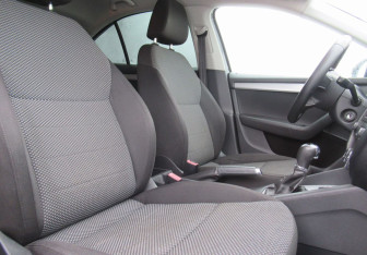 Подержанный автомобиль Skoda Octavia Wagon 2013 года (14 фото)