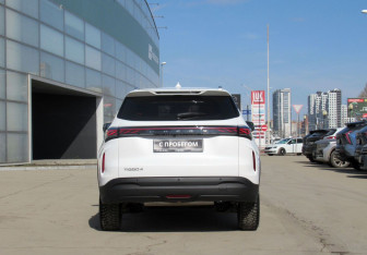 Подержанный автомобиль Chery Tiggo 4 2024 года (6 фото)