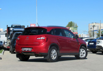 Подержанный автомобиль Citroen C4 Aircross 2012 года (5 фото)
