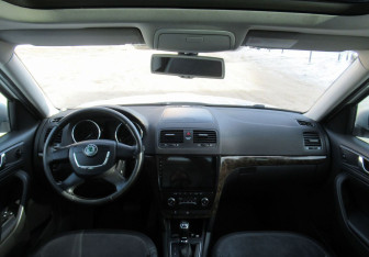 Подержанный автомобиль Skoda Yeti 2013 года (15 фото)