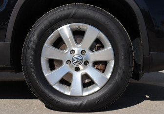 Подержанный автомобиль Volkswagen Tiguan 2013 года (9 фото)
