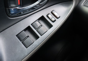 Подержанный автомобиль Toyota RAV4 2012 года (18 фото)