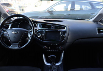 Подержанный автомобиль Kia Ceed Wagon 2017 года (13 фото)