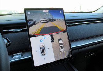 Подержанный автомобиль Jaecoo J7 2023 года (17 фото)