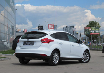 Подержанный автомобиль Ford Focus Hatchback 2018 года (5 фото)