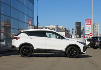 Подержанный автомобиль Geely Coolray 2024 года (4 фото)