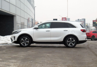 Подержанный автомобиль Kia Sorento 2018 года (8 фото)