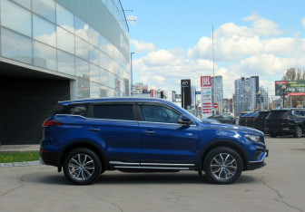 Подержанный автомобиль Geely Atlas Pro 2022 года (4 фото)