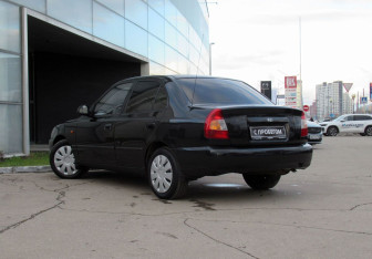 Подержанный автомобиль Hyundai Accent Sedan 2007 года (7 фото)