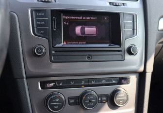 Подержанный автомобиль Volkswagen Golf Hatchback 2013 года (18 фото)
