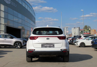 Подержанный автомобиль Kia Sportage 2018 года (6 фото)