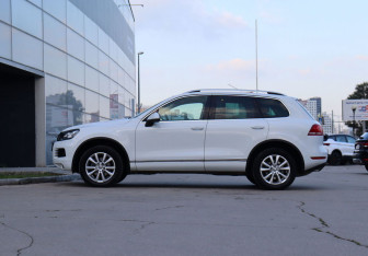 Подержанный автомобиль Volkswagen Touareg 2013 года (8 фото)