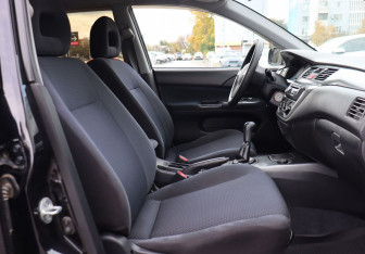 Подержанный автомобиль Mitsubishi Lancer Sedan 2006 года (18 фото)