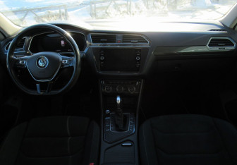 Подержанный автомобиль Volkswagen Tiguan 2018 года (13 фото)