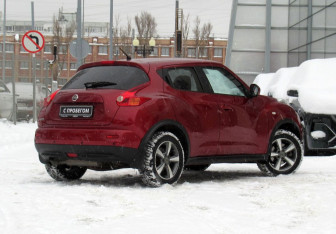 Подержанный автомобиль Nissan Juke 2011 года (5 фото)