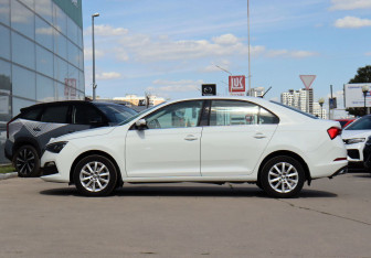 Подержанный автомобиль Skoda Rapid Liftback 2020 года (8 фото)