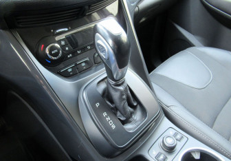 Подержанный автомобиль Ford Kuga 2013 года (17 фото)