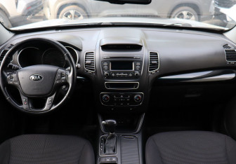 Подержанный автомобиль Kia Sorento 2012 года (13 фото)