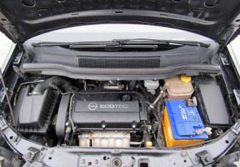 Подержанный автомобиль Opel Zafira Compactvan 2011 года (10 фото)