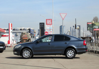 Подержанный автомобиль Skoda Octavia Liftback 2013 года (8 фото)