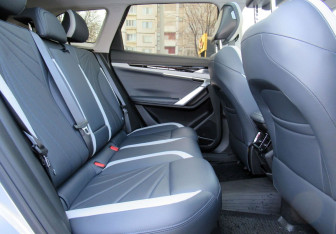 Подержанный автомобиль Geely Atlas 2024 года (11 фото)