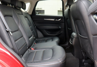 Подержанный автомобиль Mazda CX-5 2017 года (11 фото)