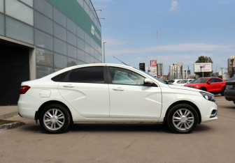 Подержанный автомобиль LADA (ВАЗ) Vesta Sedan 2016 года (4 фото)