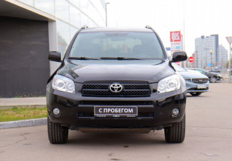 Подержанный автомобиль Toyota RAV4 2006 года (2 фото)
