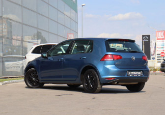 Подержанный автомобиль Volkswagen Golf Hatchback 2013 года (7 фото)