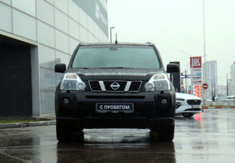 Подержанный автомобиль Nissan X-Trail 2008 года (2 фото)