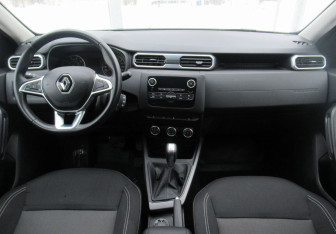 Подержанный автомобиль Renault Duster 2021 года (17 фото)