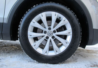 Подержанный автомобиль Volkswagen Tiguan 2020 года (9 фото)