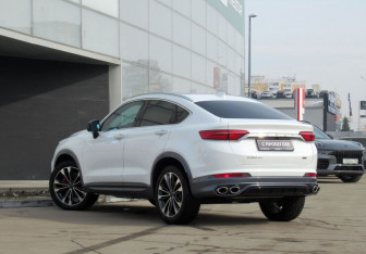 Подержанный автомобиль Geely Tugella 2023 года (7 фото)