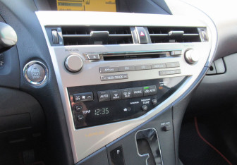 Подержанный автомобиль Lexus RX 2010 года (17 фото)