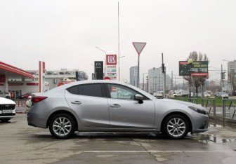 Подержанный автомобиль Mazda 3 Sedan 2013 года (4 фото)