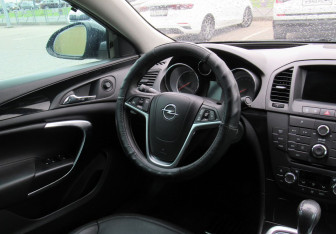 Подержанный автомобиль Opel Insignia Sedan 2012 года (13 фото)