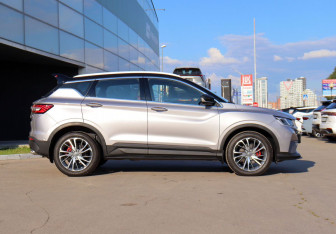 Подержанный автомобиль Geely Coolray 2023 года (4 фото)