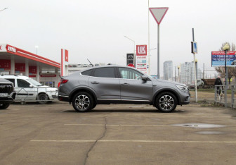 Подержанный автомобиль Renault Arkana 2019 года (4 фото)