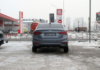 Подержанный автомобиль Hyundai Solaris Sedan 2017 года (6 фото)