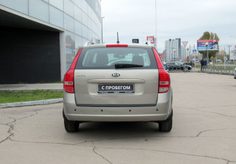 Подержанный автомобиль Kia Ceed Wagon 2011 года (6 фото)
