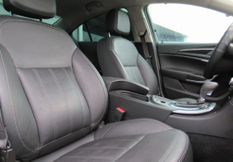 Подержанный автомобиль Opel Insignia Sedan 2012 года (11 фото)