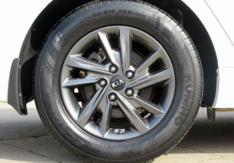 Подержанный автомобиль Kia Optima Sedan 2019 года (9 фото)