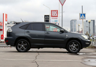 Подержанный автомобиль Lexus RX 2003 года (4 фото)