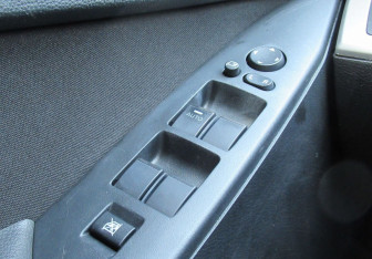 Подержанный автомобиль Mazda 3 Sedan 2011 года (11 фото)