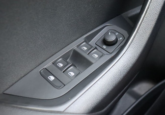 Подержанный автомобиль Skoda Karoq 2021 года (12 фото)