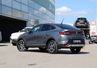 Подержанный автомобиль Renault Arkana 2019 года (7 фото)