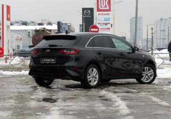 Подержанный автомобиль Kia Ceed Hatchback 2019 года (5 фото)