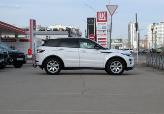 Подержанный автомобиль Land Rover Range Rover Evoque 2012 года (4 фото)