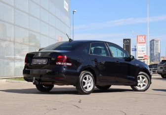Подержанный автомобиль Volkswagen Polo Sedan 2018 года (5 фото)