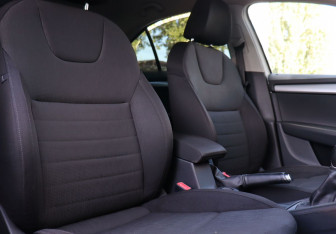 Подержанный автомобиль Skoda Octavia Liftback 2013 года (17 фото)